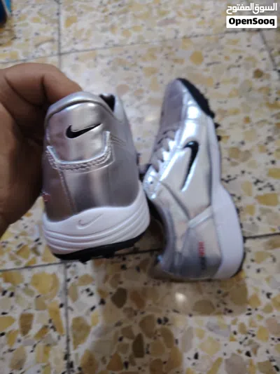 Nike Total 90 III يُعرف اختصاراً بـ T90 الجيل الثالث). 3
