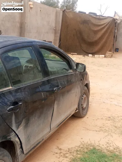 Toyota Yaris S 4