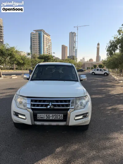 Mitsubishi Pajero GLS 2