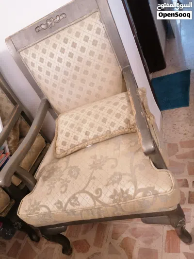 طقم كنب كلاسيكي مع طاولات 4