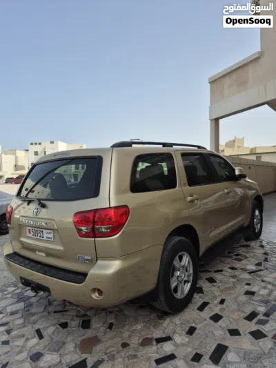 Toyota Sequoia SR 5 2