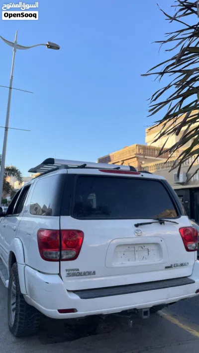 Toyota Sequoia SR 5 2