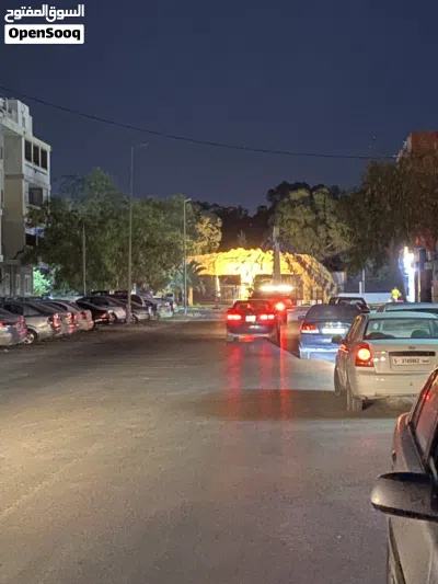 مبني كامل الايجار مقابل حديقة الحيوان شارع حيوي او شارع الخيم مبني قبل كان كوشه 2