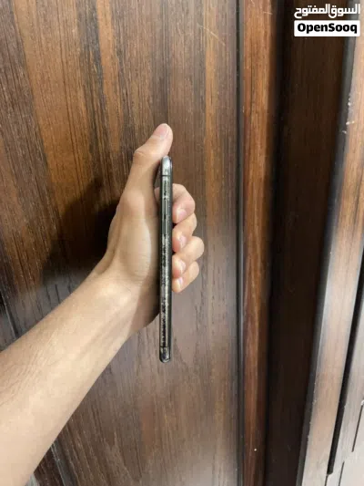 ايفون اكس اس بسعر لقطه 3