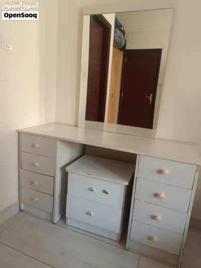 Cupboard and Dressing Table for Sale 3