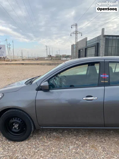 Nissan Versa SV 4