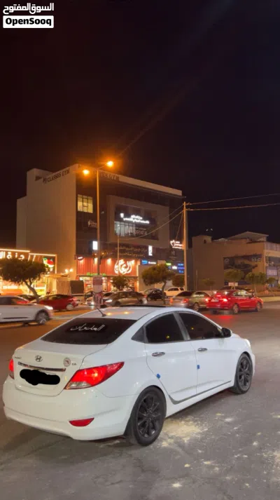 Hyundai Accent SEL 2