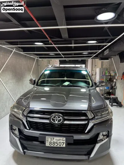 Toyota Land Cruiser GXR 4