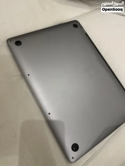 للبيع عاجلMacBook 13 , 2017 3