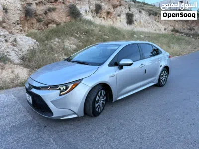 Toyota Corolla LE 2