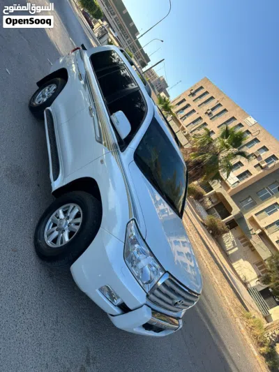 Toyota Land Cruiser VXR 3