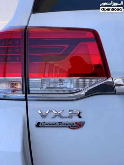 Toyota Land Cruiser VXR 3