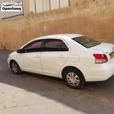 Toyota Yaris Basic 4