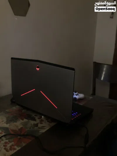 Alienware 17 r2 gaming laptop 4