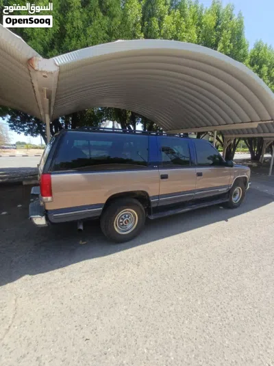 GMC Suburban 4