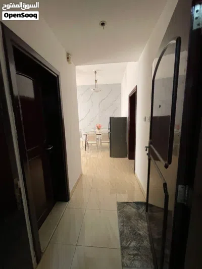 شقة أنيقة مفروشة للإيجار – الخوير (مقابل الوزارات) Elegant Fully Furnished 1BHK Apartment for Rent 3