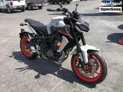 Yamaha MT-09 4