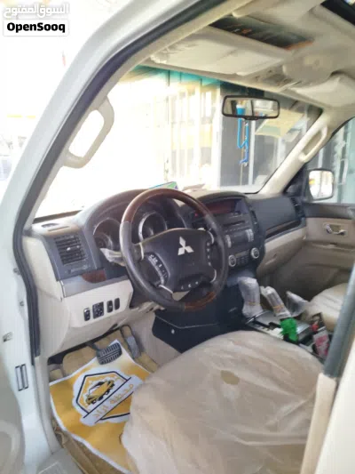 Mitsubishi Pajero GLS 2