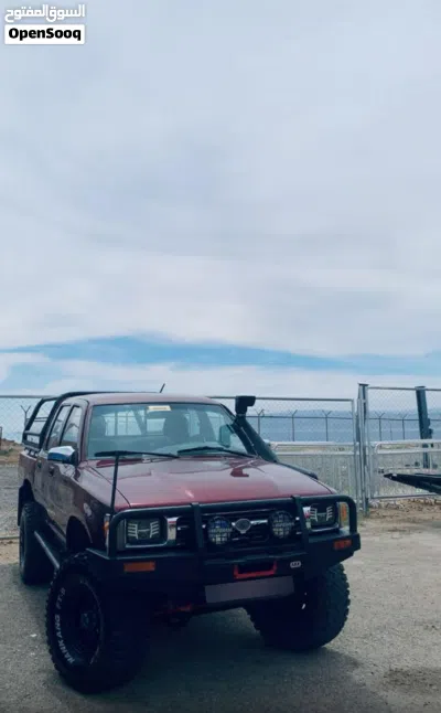 Toyota Hilux Standard 2