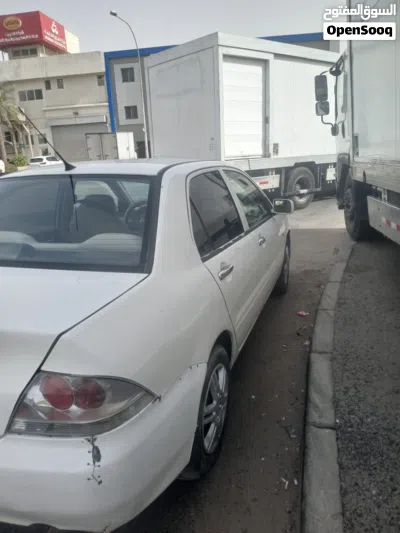Mitsubishi Lancer ES 3
