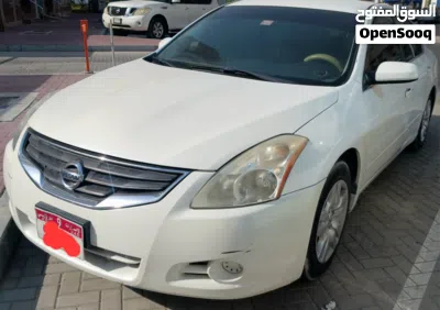 Nissan Altima SV 2