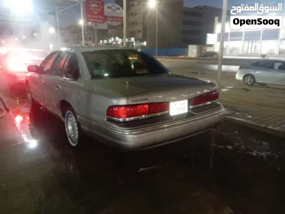 Ford Crown Victoria LX 4