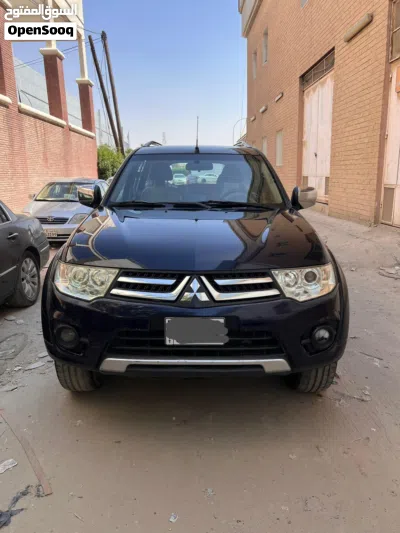 Mitsubishi Pajero Sport Standard 3