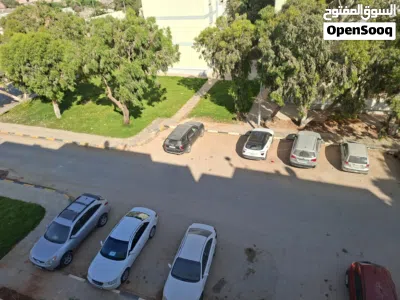 شقة للإيجار قاريونس 2