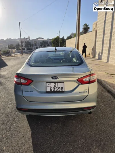 Ford Fusion SE 3