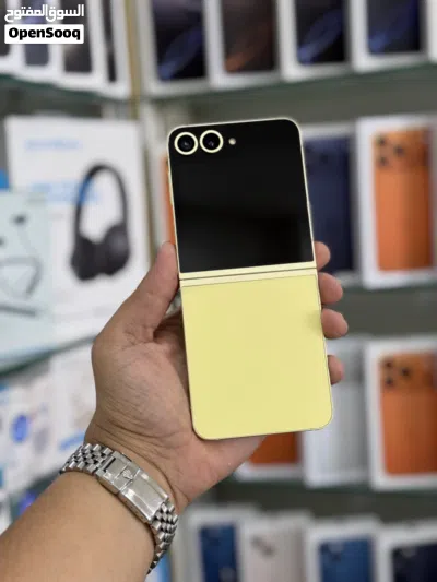 عرض خاص : Samsung Z flip 6 256GB هاتف نظيف جدا بحالة الوكالة بدون اي شموخ أو مشاكل مع ضمان و ملحقات 2