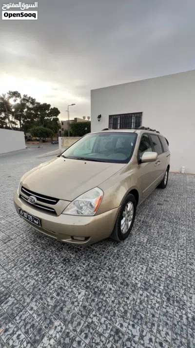 Kia Sedona EX 2