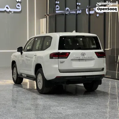 Toyota Land Cruiser GXR 3