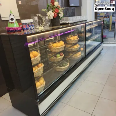 للبيع محل كوكتيل وعصائر وكريب ووفل وكيك وباتسيري ومطعم مجهز بالكامل في اجمل مواقع شارع الحرية 3