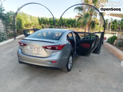 Mazda 3 Standard 2