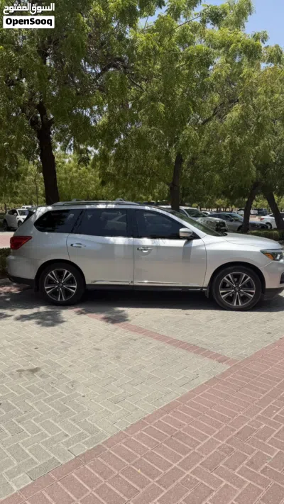 Nissan Pathfinder SL 2