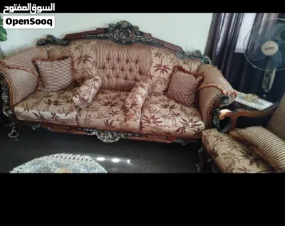 طقم مستعمل للبيع بسعر ممتاز 2