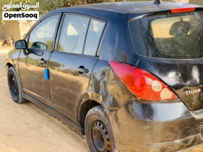 Nissan Tiida 4