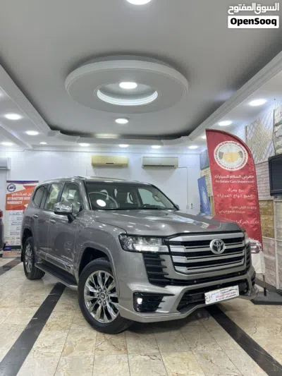 Toyota Land Cruiser GXR 2