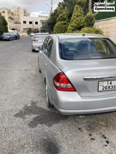 Nissan Tiida 3