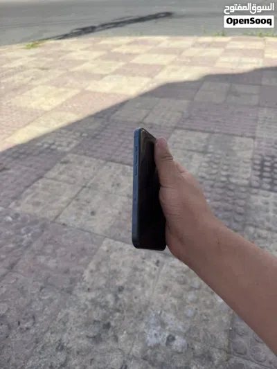 ايفون للبيع 15 برو 4