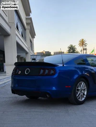 Ford Mustang V6 3