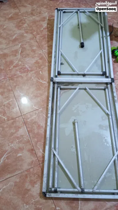 ميز طعام المنيوم حجم كبير 2