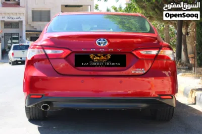 Toyota Camry GLE 4