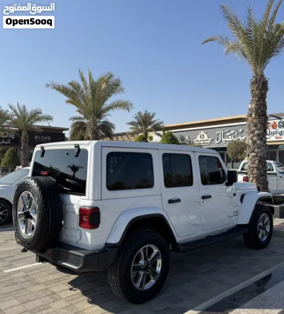 Jeep Wrangler Sahara 4
