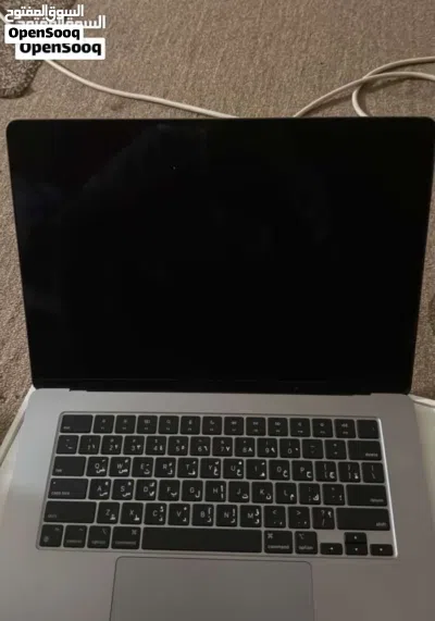MacBook Air M2 شبه جديد للبيع كاش أو حوالة 3