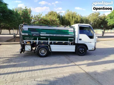 تنك ماء Isuzu موديل 2006 للبيع 4