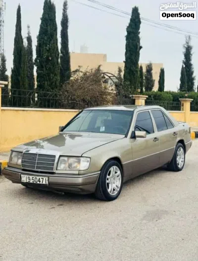 Mercedes Benz E-Class E 200 3