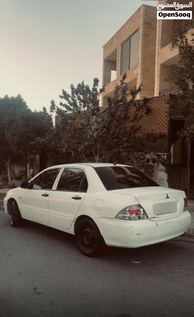 ميتسوبيشي لانسر Standard 4