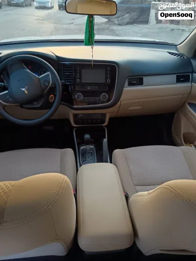 Mitsubishi Outlander Standard 4