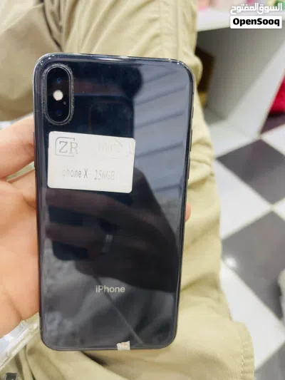 للبيع آيفون x 256g تلفون نضيف من محل ZR 2